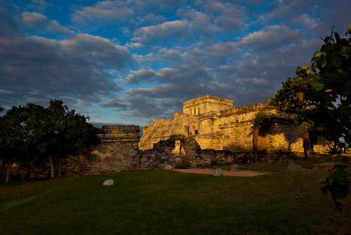 Pyramid El Castillo in sunset at Tulum, Yucatán