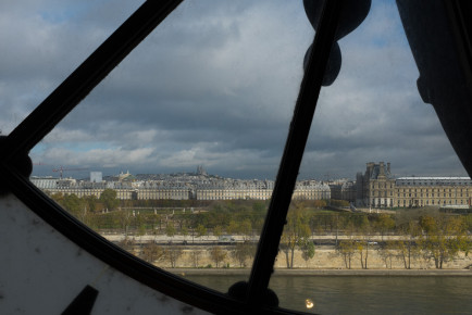 Overlook Jardin des Tuileries and Sacré-Cœur in the far backgr