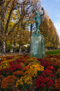 Statue in Jardin du Luxembourg, Paris