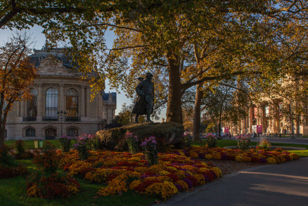 Statue of Georges Clemenceau and Petit Palais, Paris